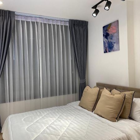 Breezy Room With Balcony View Sukhumvit77 Bangkok Exterior photo