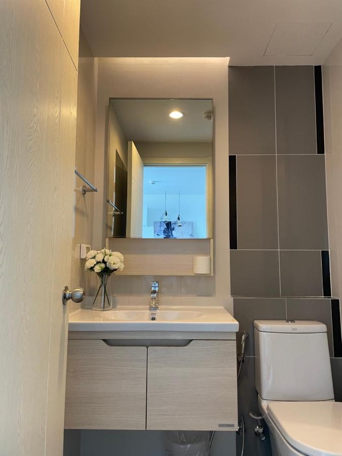 Breezy Room With Balcony View Sukhumvit77 Bangkok Exterior photo